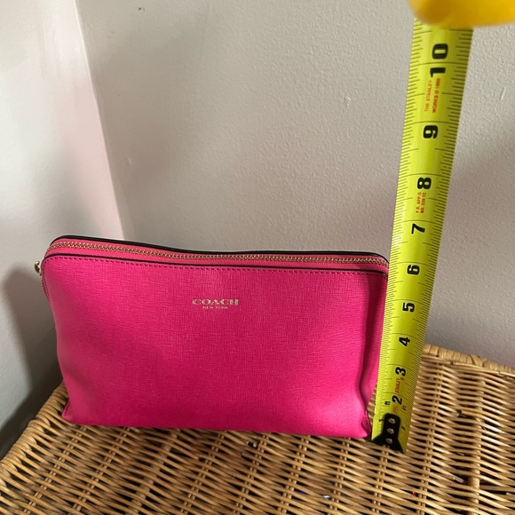 Medium Coach Pink Fuchsia cosmetic bag canvas material wipeable. - Picture 7 of 7